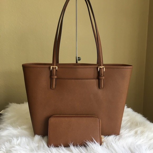 Michael kors medium carryall tote bag & Wallet set - Picture 3 of 8